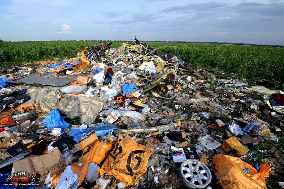 malaysia-airliner-shot-down-wreckage-35-Donetsk-UA-jul17-14.jpg