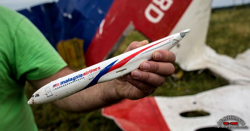 malaysia-airliner-shot-down-wreckage-38-Donetsk-UA-jul17-14.jpg