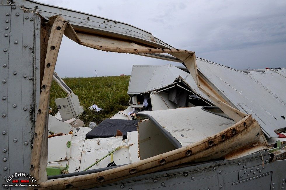 malaysia-airliner-shot-down-wreckage-47-Donetsk-UA-jul17-14.jpg