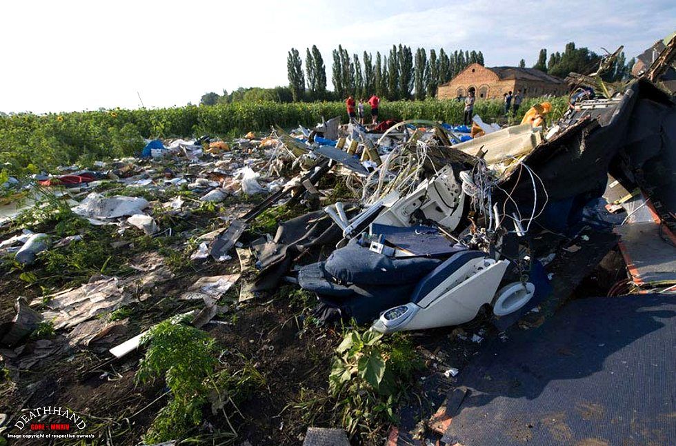 malaysia-airliner-shot-down-wreckage-62-Donetsk-UA-jul17-14.jpg