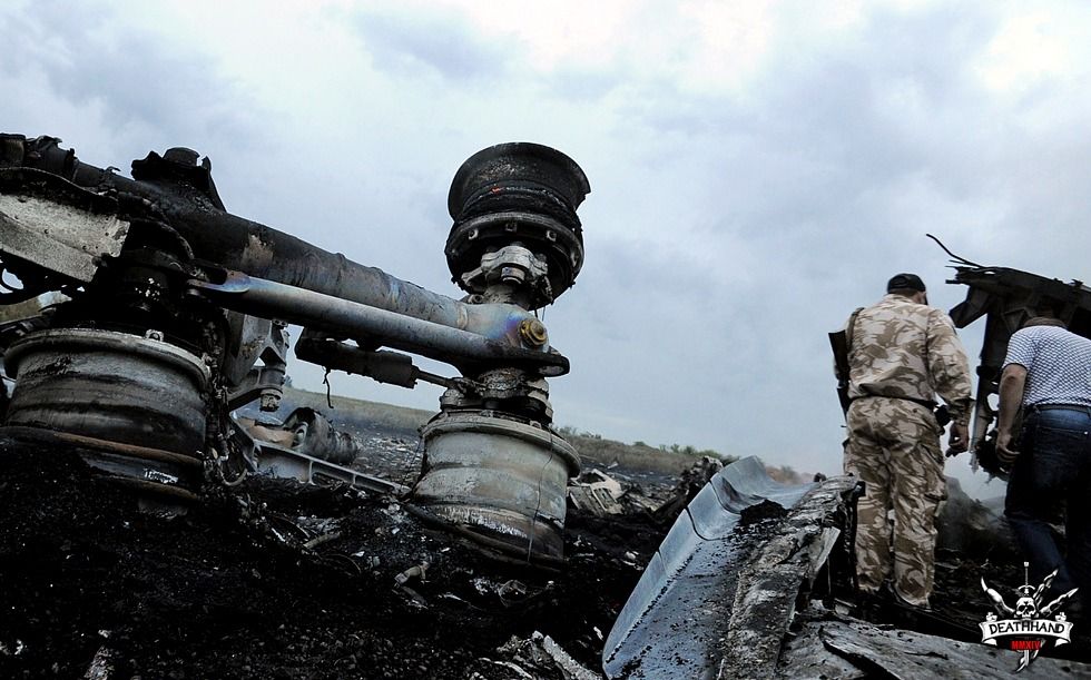 malaysia-airliner-shot-down-wreckage-7-Donetsk-UA-jul17-14.jpg