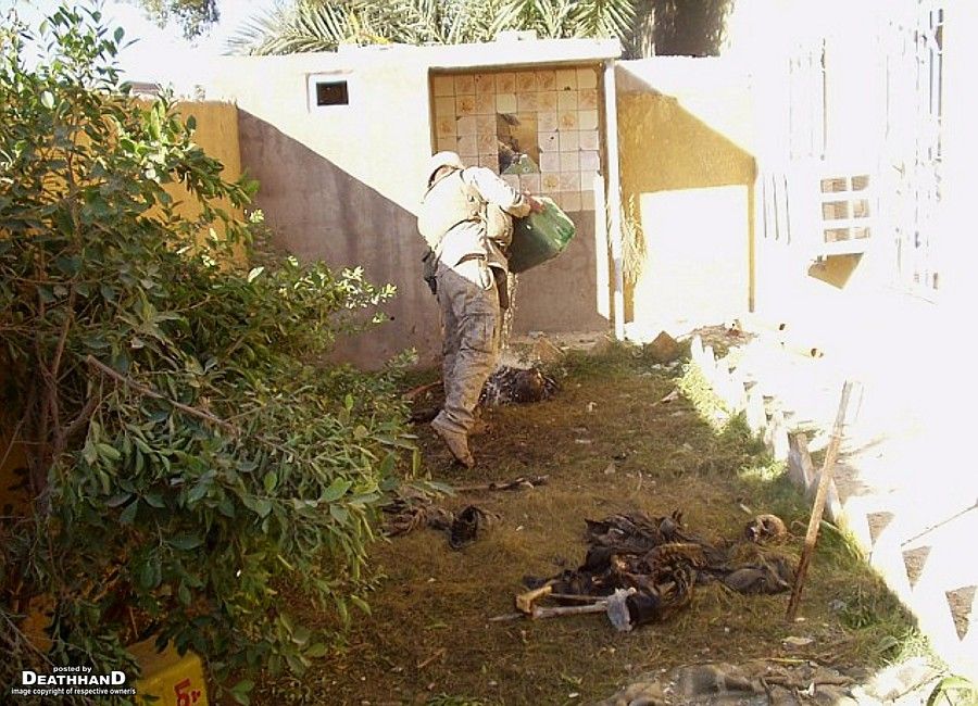 marines-burn-bodies-3-Fallujah-IR-2004.jpg