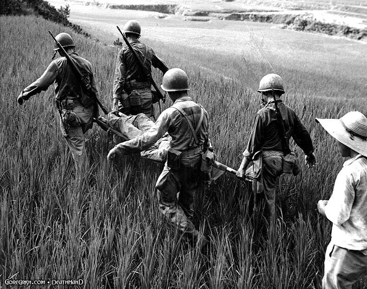 marines-carrying-dead-comrade-Korea-1950.jpg