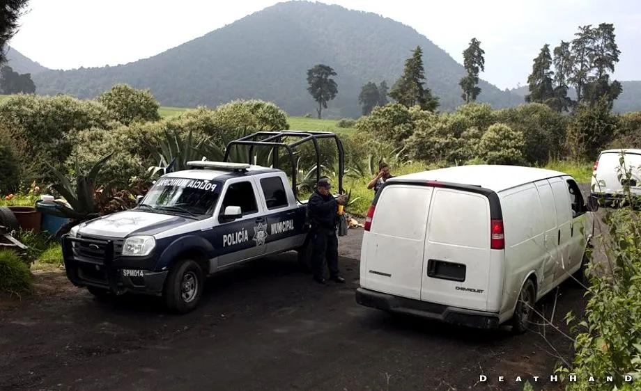 mass-grave-13-abducted-found1-MX-aug22-13.webp