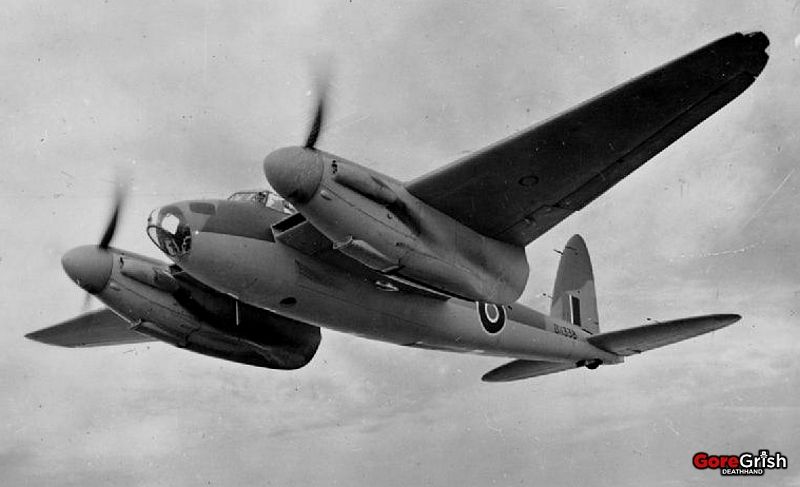 mosquito-marker-plane-Dresden-Germany-feb1945.jpg
