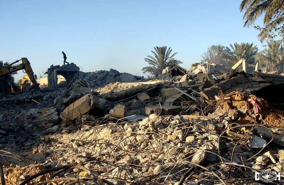 nato-bombs-hit-civ-house1-Tripoli-LY-jun20-11.jpg