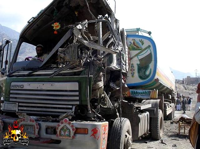 nato-oil-tanker-hits-ied-kills-one1-Peshawar-Pakistan-feb21-09.jpg