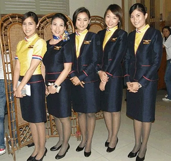 onetwogo_stewardesses.webp