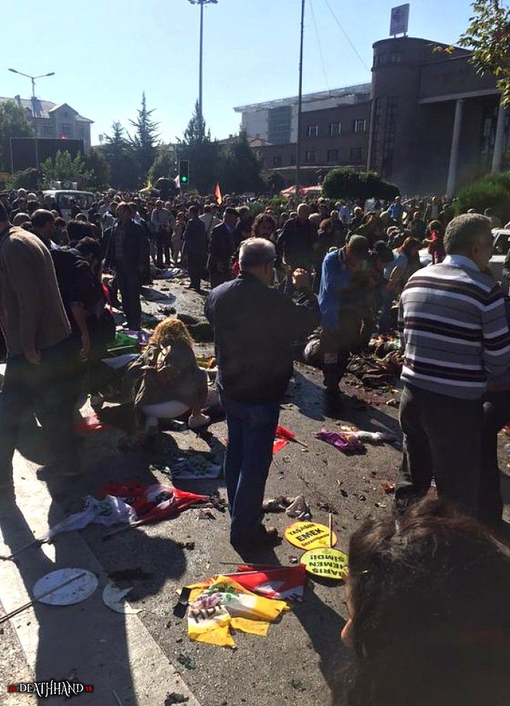 over-100-dead-twin-suicide-bombings-at-peace-rally-26-Ankara-TU-oct-10-15.jpg