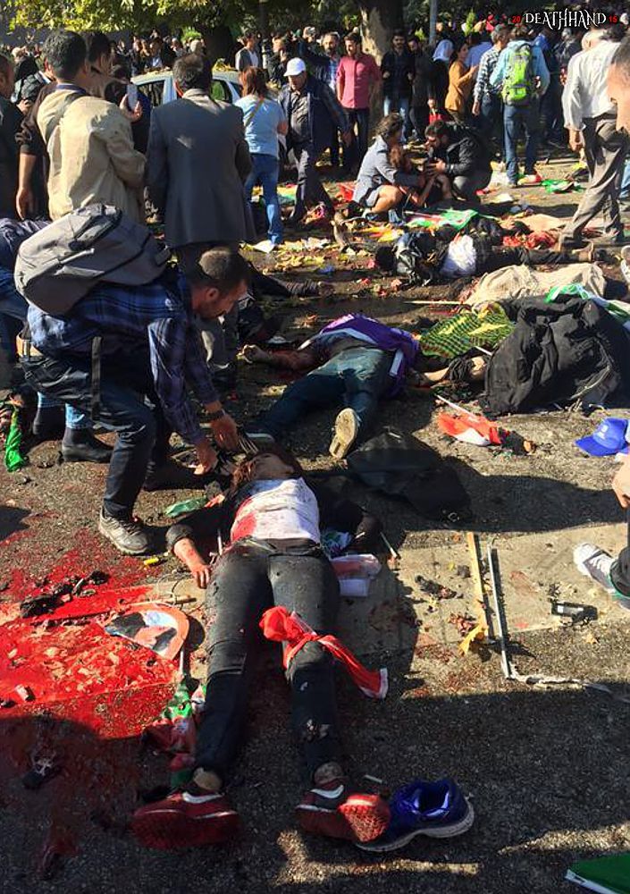 over-100-dead-twin-suicide-bombings-at-peace-rally-27-Ankara-TU-oct-10-15.jpg
