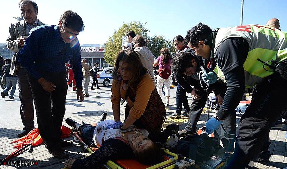 over-100-dead-twin-suicide-bombings-at-peace-rally-31-Ankara-TU-oct-10-15.jpg