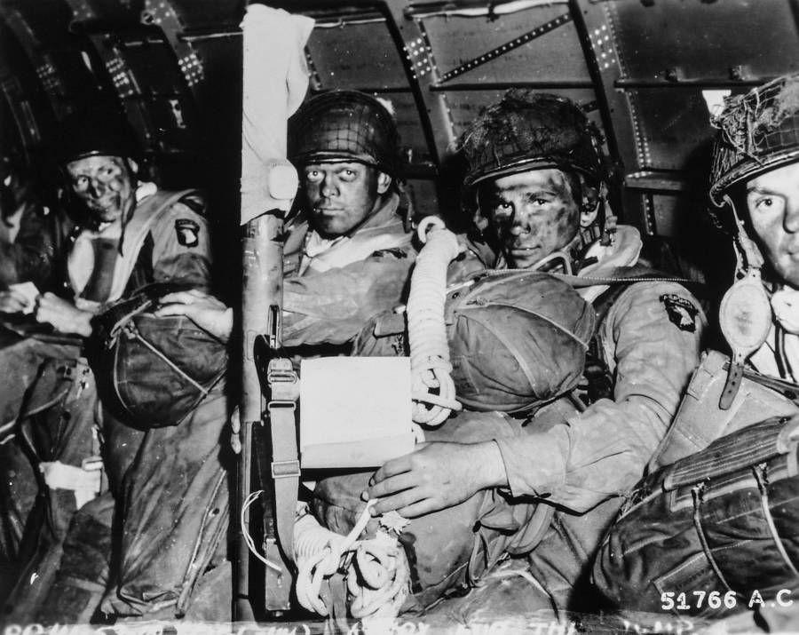 paratroopers-sitting-on-a-plane (1).jpg