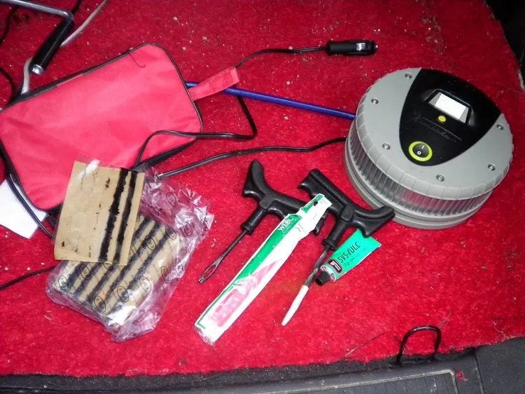 puncture kit 002.webp