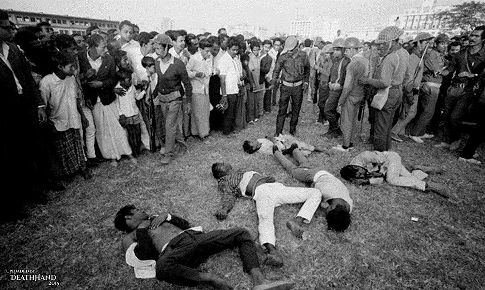 rebels-bayonet-five-men-accused-traitors-to-death-8-Dacca-BD-dec-18-1971.jpg