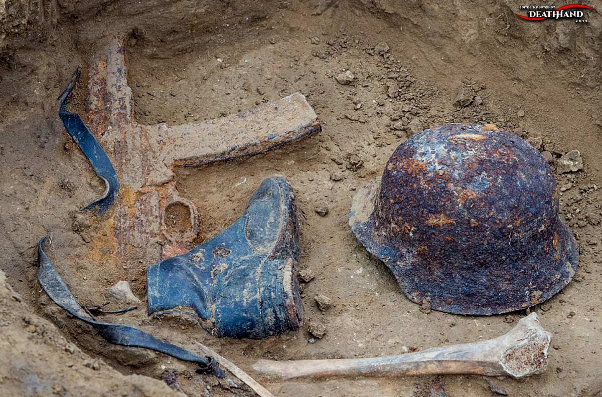 remains-of-german-soldiers-unearthed-7-Brandenburg-GE-late-201.jpg