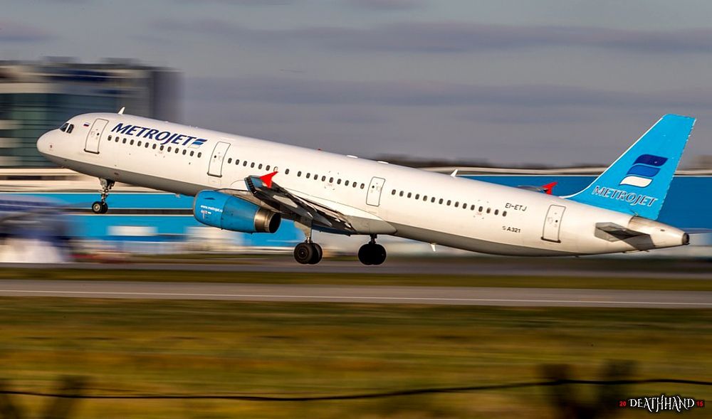 russian-passenger-jet-breaks-up-crashes-in-desert-2-Sinai-EG-oct-31-15.jpg