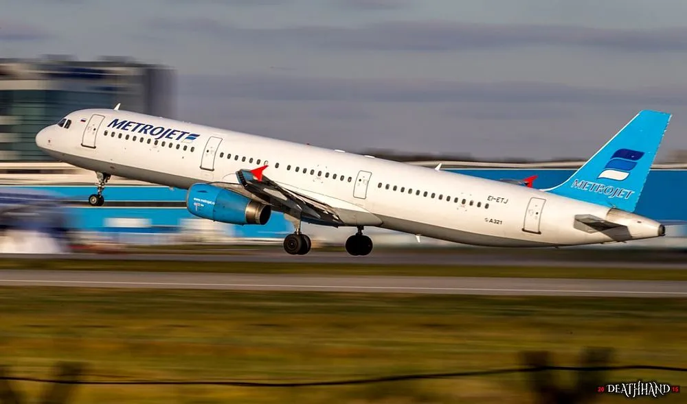 russian-passenger-jet-breaks-up-crashes-in-desert-2-Sinai-EG-oct-31-15.webp