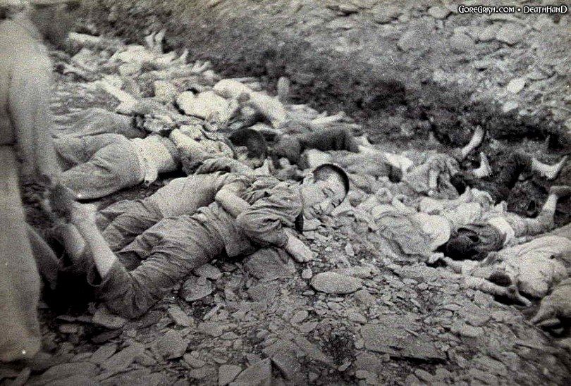 s-korean-civs-executed-by-s-korean-tropps-Taejon-South-Korea-jul1950.jpg