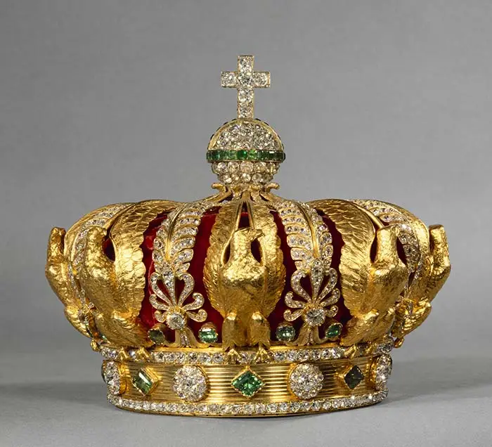 sandrine-merle-the-french-jewelry-post-couronne.webp