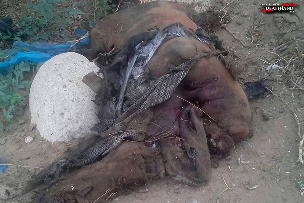 saudi-airstrike-kills-11-civilians-4-Beit-al-Faqih-YE-aug-25-15.jpg