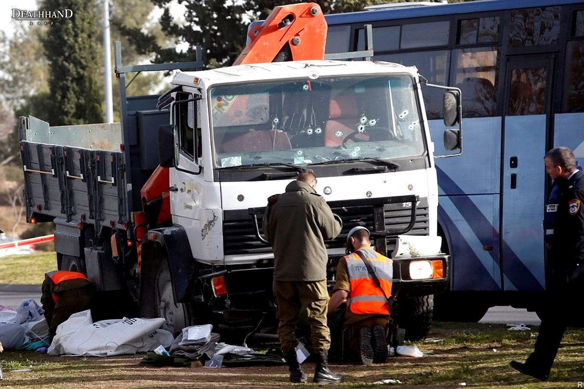 soldiers-are-target-of-intentional-truck-ramming-5-Jerusalem-EG-jan-8-17.jpg