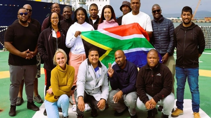 south-african-research-team-204607771-16x9_0.webp