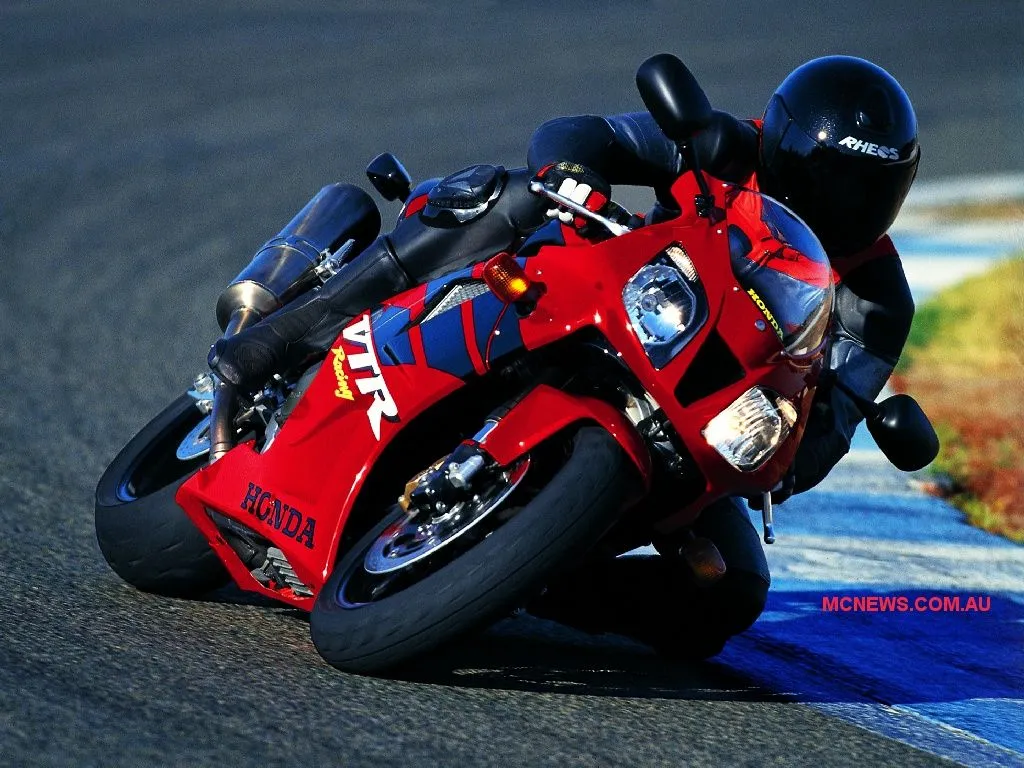 SP1_Action_1024x768.webp
