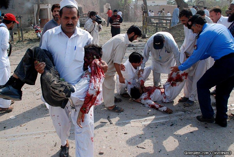 suicide-attack-victims-Peshawar-oct16-09.jpg