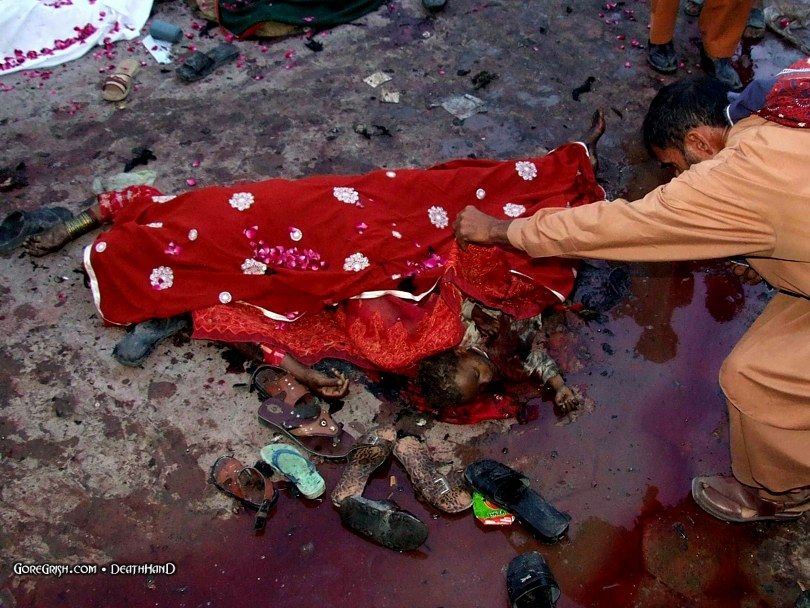 suicide-bombing-Punjab-apr3-11.jpg
