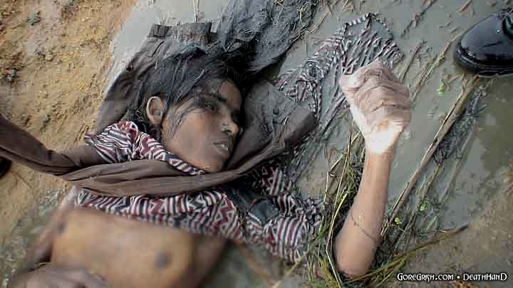 tamil-fighters-killed-by-srilankan-troops21-Korattanam-India-2009.jpg