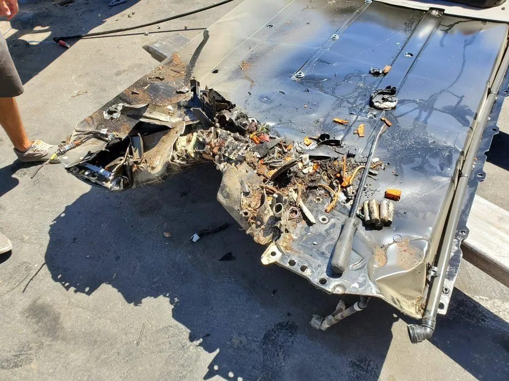 tesla-model-3-battery-pack-after-crash-1024x768 (1).webp