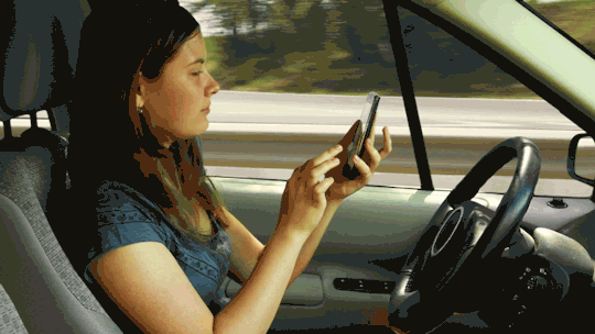 Texting hoe.gif