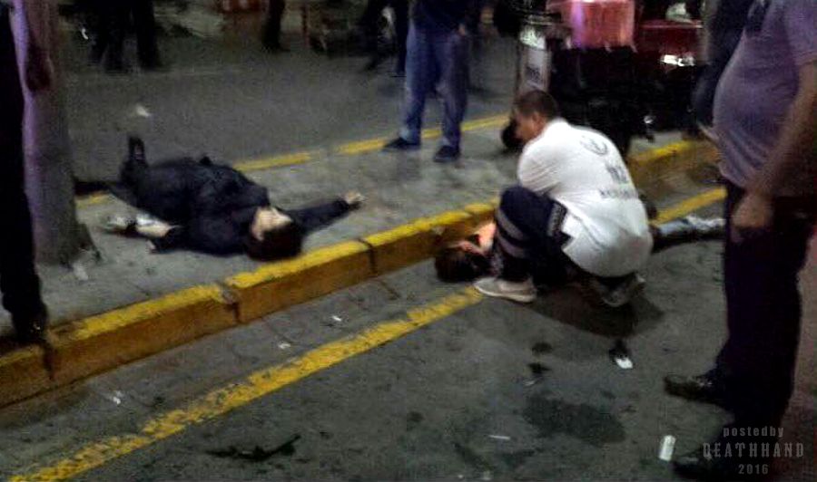 three-isis-suicide-bombers-attack-ataturk-airport-19-Istanbul-TU-jun-28-16.jpg