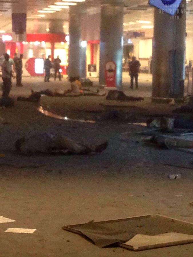 three-isis-suicide-bombers-attack-ataturk-airport-32-Istanbul-TU-jun-28-16.jpg