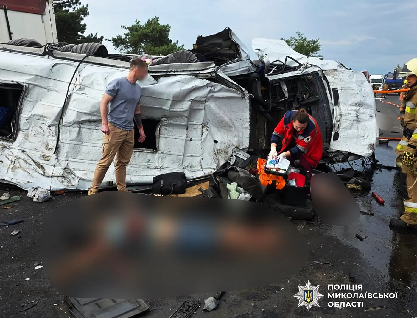 Traffic accident on the Odessa-Nikolaev highway, minibus and truck collided 4, 12 dead, near ...webp