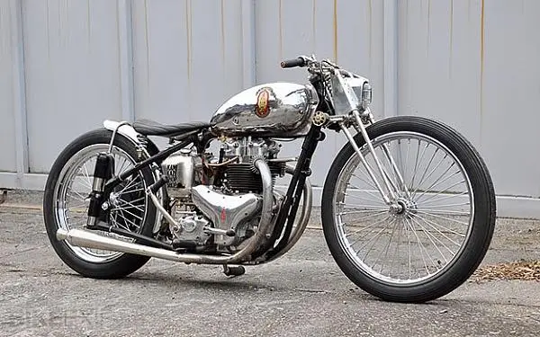 triumph-trophy-custom1.webp