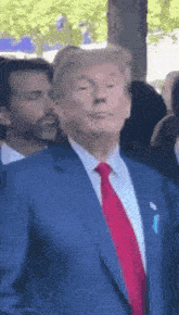 Trumppointingthumbsup.gif