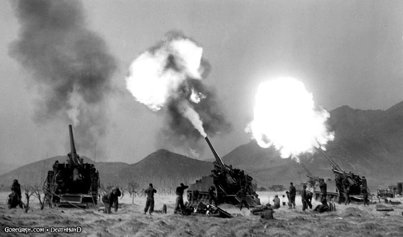 us-155mm-howitzers-fire-Korea-jul29-1950.jpg
