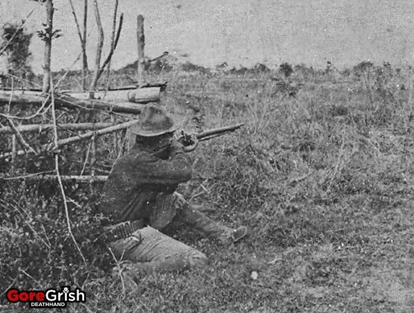 us-pvt-william-w-grayson-re-enacts-his-shot-that started-the-war-1899.jpg