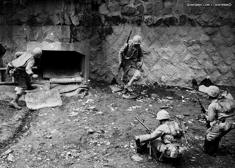 us-soldiers-try-to-flush-out-n-korean-soldiers-Seoul-sep1950.jpg