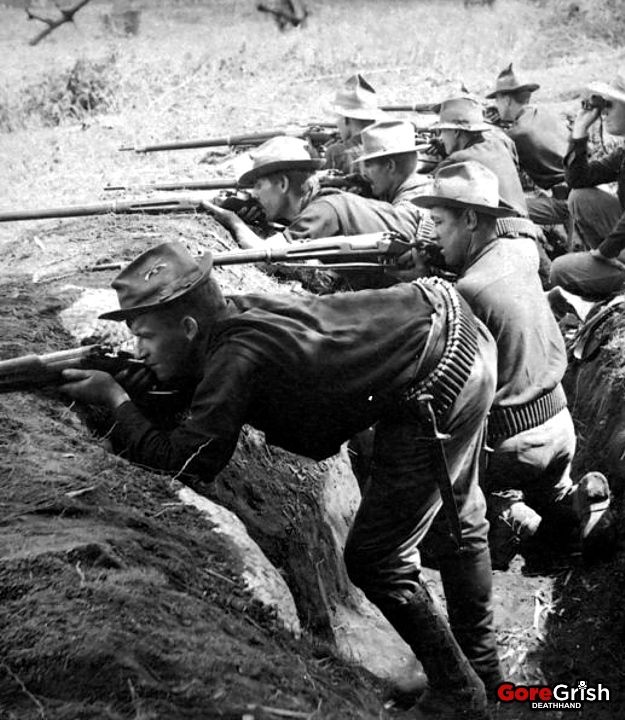 us-troops-in-trench-American-Philippine-War-c1899.jpg