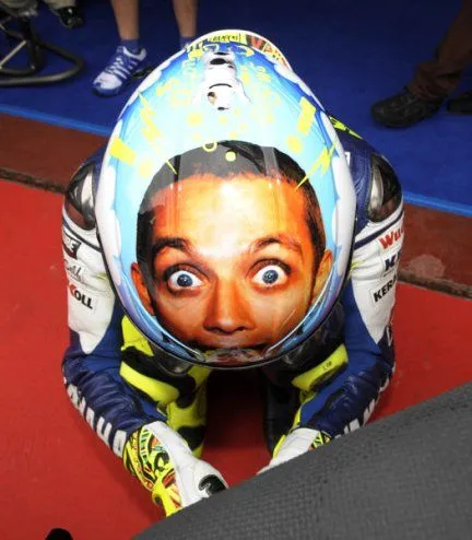 valentino_rossi_helmet_01.webp