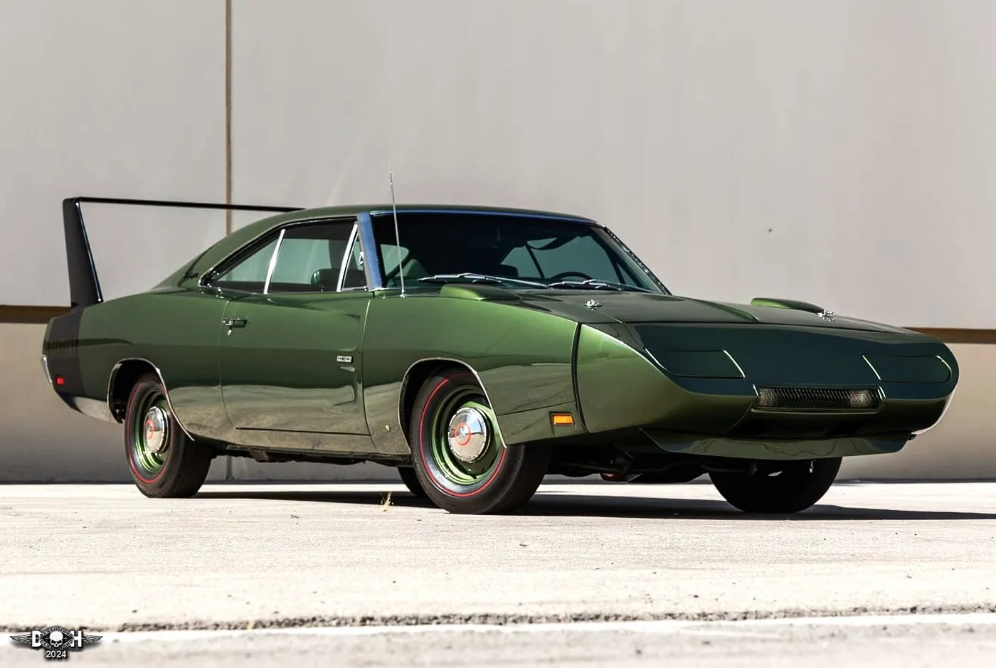 Worlds most highly optioned 1969 Dodge-Hemi-Daytona sells for record price 1 - USA.jpg