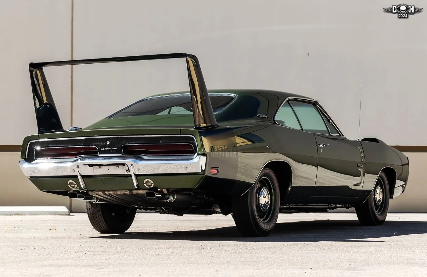 Worlds most highly optioned 1969 Dodge-Hemi-Daytona sells for record price 2 - USA.jpg