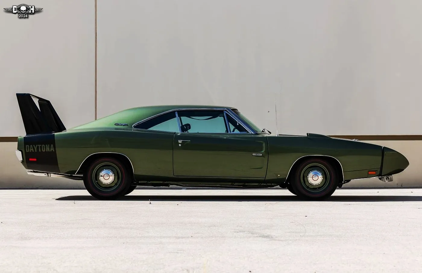 Worlds most highly optioned 1969 Dodge-Hemi-Daytona sells for record price 3 - USA.jpg