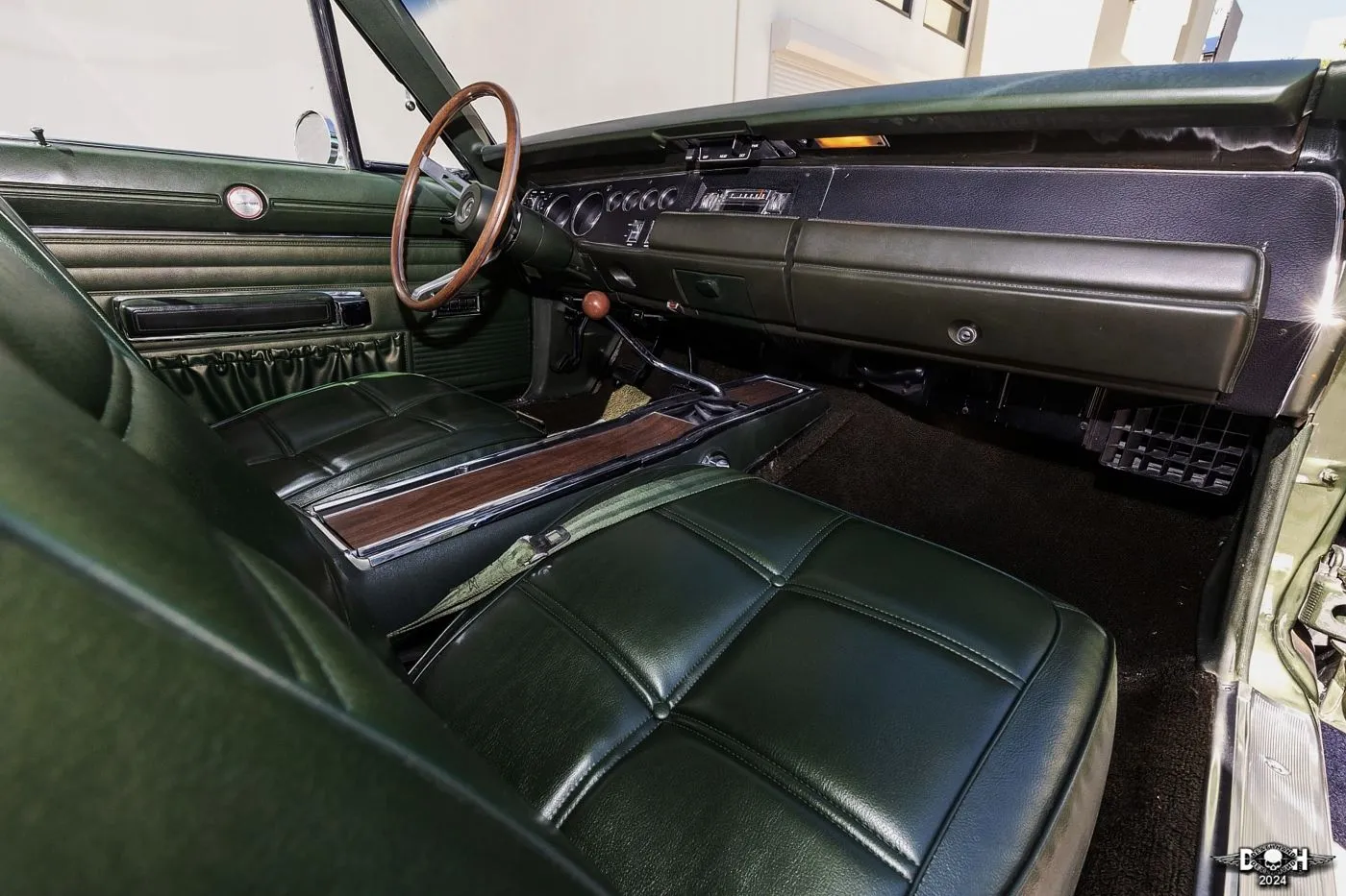Worlds most highly optioned 1969 Dodge-Hemi-Daytona sells for record price 6 - USA.jpg