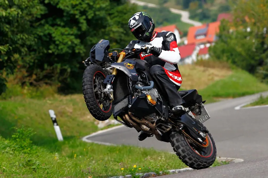 Wunderlich-BMW-Mad_Max_S_1000_RR_030.jpg.2041007.webp
