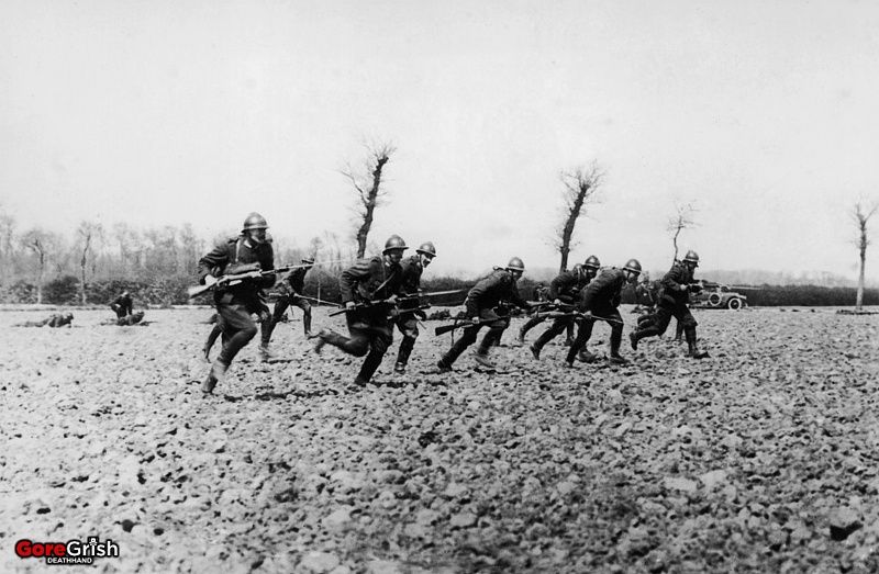 ww1-belgian-soldiers-charge-c1914.jpg