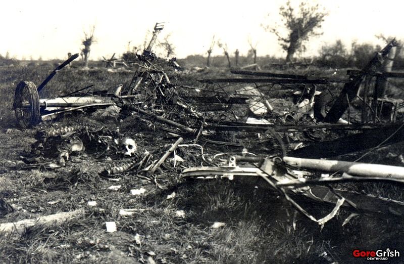 ww1-burned-out-plane-wreckage.jpg