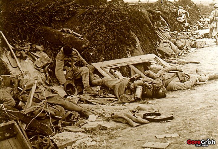 ww1-dead-french-soldiers-artillery-attack-Courcelles-1918.jpg